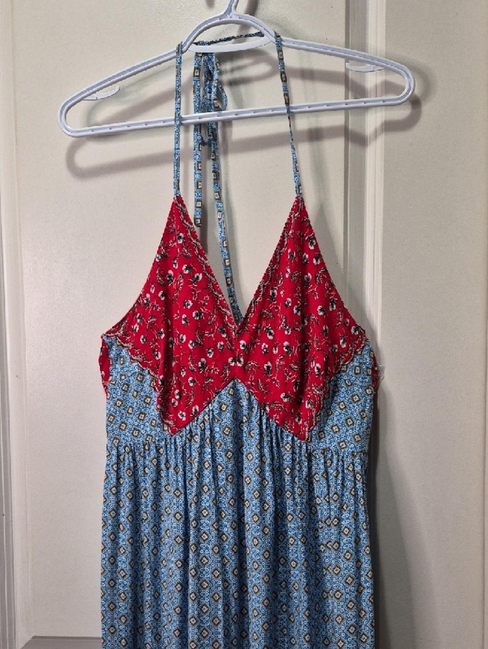 V-Neck Halter Maxi Dress in Red and Light Blue - Picture 3 of 9